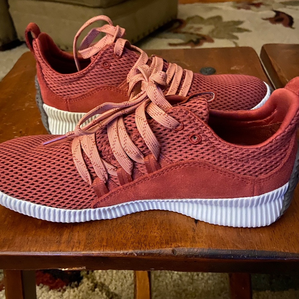 Brand new w box Sorel Out N About PLUS  lace sneakers, crimson six 7, waterproof